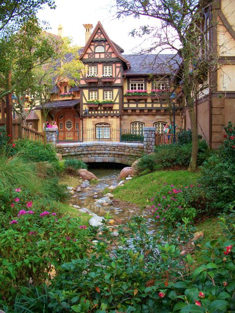 108_4700 Disney Sisters, Fantasyland Disney, French Country Garden Decor, Fun Places To Visit, Disney Moments, French Country Garden, Hidden Garden, Disney Fun Facts, Survival Gardening