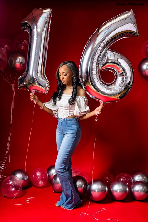 Birthday Themes Outfits, Diy Sweet 16 Photoshoot, Sweet 16 Photo Ideas Photography, 16tg Birthday Photoshoot, Bday Photoshoot Ideas 16, 13th Bday Outfit Ideas, Birthday Photoshoot Ideas Sweet 16 Outfits, Sweet Sixteen Photoshoot Ideas, 16 Birthday Photoshoot Outfits