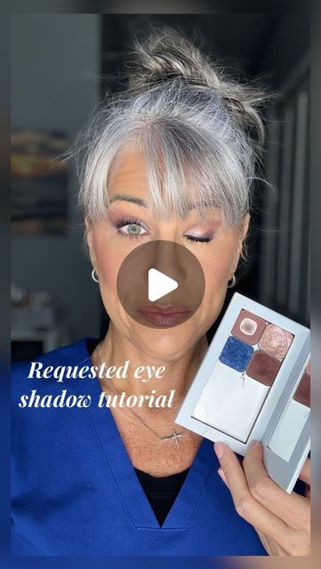 Erika Fenimore | Mature Beauty Bestie on Instagram: "Meet 𝑾𝑶𝑵𝑫𝑬𝑹𝑳𝑨𝑵𝑫 beautiful eye shadow shades from SEINT.   𝑳𝒖𝒍𝒍𝒂𝒃𝒚 𝑹𝒆𝒗𝒊𝒗𝒂𝒍 𝑺𝒊𝒔 𝑫𝒆𝒏𝒊𝒎  Brushes used: 𝑬𝒚𝒆 𝑺𝒉𝒂𝒅𝒐𝒘 𝒃𝒓𝒖𝒔𝒉, 𝑴𝒖𝒍𝒕𝒊𝒕𝒂𝒔𝒌𝒆𝒓 𝒃𝒓𝒖𝒔𝒉, and the new 𝑬𝒕𝒄𝒉 𝒃𝒓𝒖𝒔𝒉.   Who else loves blue eye shadow? 🙋🏻‍♀️  #Eyeshadow #EyeshadowTutorial #BlueEyeshadow #BlueEyeshadowTutorial #BlueEyeshadowLook #EyeshadowLook #SeintEyeshadows #Wonderland #EyeshadowPalette  #eyeshadowoftheday" Eyeshadow Tutorial Blue Eyes, White And Grey Eyeshadow, Eye Shadow For Blue Eyes, Frosty Blue Eyeshadow, White Shimmer Eyeshadow, Shadowsense For Blue Eyes, Blue Frosty Eyeshadow, Blue Eyeshadow Tutorial, Grey Eyeshadow