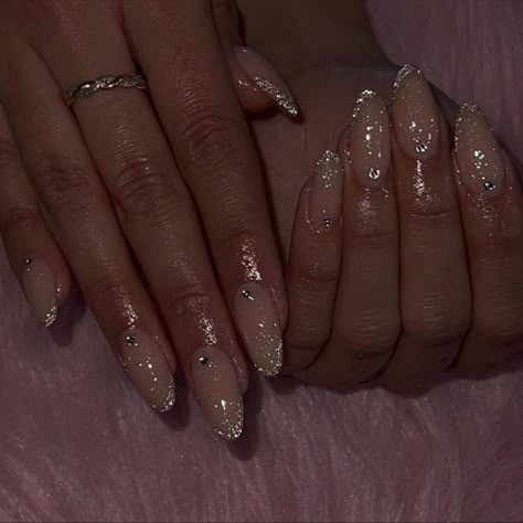 Light Pink Nails With Glitter Tips, Short Nail Designs White Silver Glitter, Simple And Elegant Nails Classy, Engagement Nails Sparkle, Silver Clear Nails, Short Sparkly Nails Simple, Birthday Nails French Tip Glitter, Classy French Tip Nails Sparkle, Cute Almond Nails Design Birthday