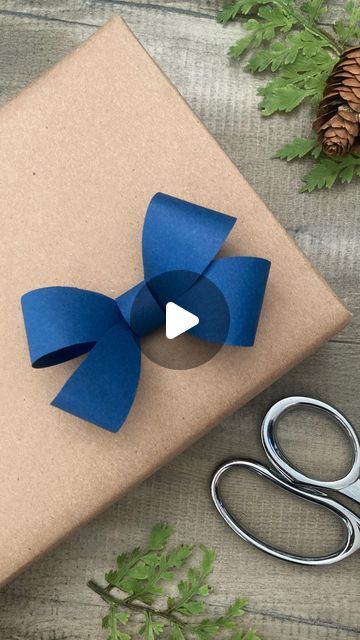 Gift Wrapping Love on Instagram: "Full Video: 2 Easy Paper Bows | DIY Crafts  ➥https://youtu.be/VWuK7ALjAPQ 💙  Link to video above. Please copy and paste or follow link in bio to the Gift Wrapping Love YouTube library.  Thank you for watching! . . . #paperart #papercrafts #bow #paperbow #paperbows #diybow #diy #crafts" Easy Paper Bow Diy, Extra Wrapping Paper Bow, Tissue Paper Bows Diy, Construction Paper Bow, Diy Ribbon Bows For Gifts, Bows For Gift Bags, Bow Wrapping Paper, How To Make A Bow Out Of Wrapping Paper, Wrapping Paper Bow Diy