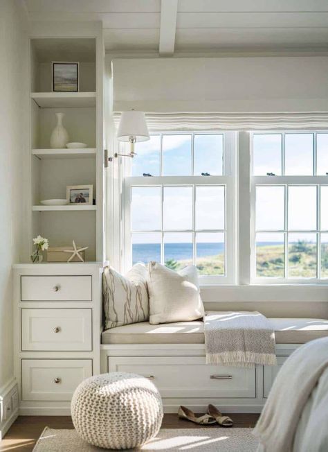 Dreamy beach house designed for entertaining on the Nantucket coast Windows For Living Room, Kitchens Farmhouse Style, Bedroom Window Seat, Daybed Ideas, Library Seating, Kitchen Tiny, Kitchens Farmhouse, Bench Seating Kitchen, Bedroom Closet Doors