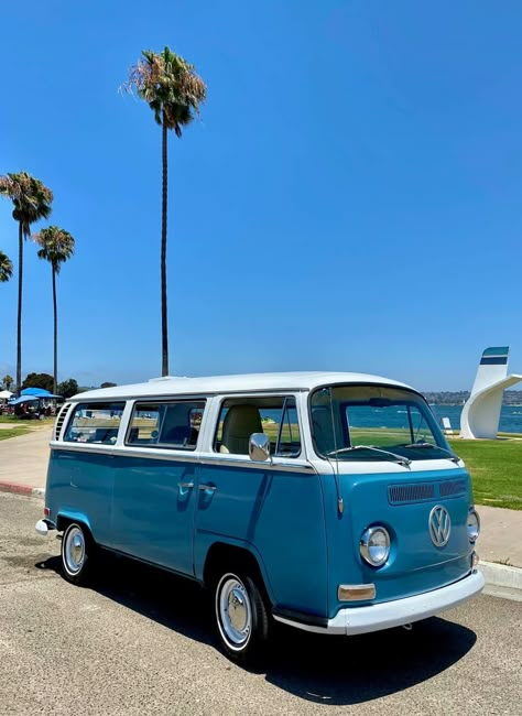 Blue Vw Bus, Camper Logo Design, Volkswagon Van, Vw Bus T3, Vw Bus T2, Tan Vans, Volkswagen Minibus, Kombi Motorhome, Mini Vans