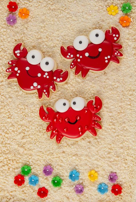 Summer's almost over, but you can have fun crab cookies anytime of the year. These sugar cookies are decorated with royal icing they're wonderful!    #bearfootbaker #edibleart #rolloutcookies #royalicing #decoratedcookies #sugarcookies #beachcookies #summercookies #animalcookies #decoratedcrabcookies #cutecookies #funcookies Crab Cookies, Ocean Cookies, Animals Cookies, Hanukkah Cookies, Sea Cookies, Summer Sugar Cookies, Mermaid Cookies, Beach Cookies, Lemon Sugar Cookies