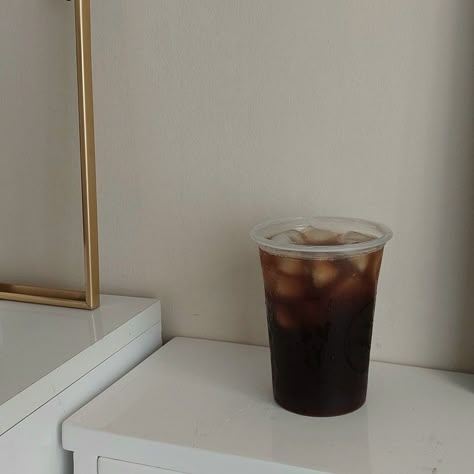 Coffee Aesthetic Americano, Americano Iced Coffee, Black Iced Coffee Aesthetic, American Coffee Aesthetic, Canned Coffee Aesthetic, Aesthetic Cup Of Coffee, Korean Iced Americano, Ice Americano Coffee Aesthetic, Korean Coffee Aesthetic