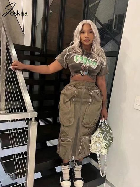 Cargo Women, Cargo Skirt Outfit, Y2k Autumn, Y2k Skirt, Cargo Skirt, Cute Swag Outfits, Baddie Outfits Casual, Fashion Streetwear, Swag Outfits