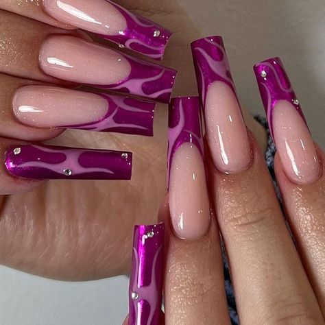 Michelle Lee on Instagram: "Blissed out in a purple haze by the talented @marcia_nails 💜 #nailart #naildesign #nailtrend #viralnailtrend #trendingnailart #nailsofinstagram #nailenhancements #nails #acrylicnails #gelnails #nailstoinspire #nailartclub #nailjunkie #nailtrend #nailporn #cutenails #glitternails #nailgoals #nailed #nailswag #clawaddict #nailinspo #nailinspiration #christmasnails #getnailed #stilettonails #almondnails #coffinnails 👉🏻 For more nail art inspiration, see Pinterest link Ballet Nails, Nagel Tips, Manicure Tips, Coffin Press On Nails, Diamond Nails, Stick On Nails, Beauty Nail, False Nail, Manicure E Pedicure