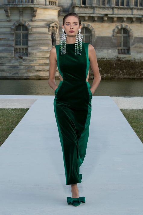 Valentino Couture Fall 2023 [PHOTOS] – WWD Valentino Dress 2023, Valentino Runway 2023, Valentino 2024, 2023 Couture, Valentino Runway, Valentino Gowns, Runway Gowns, Valentino Haute Couture, Valentino Couture