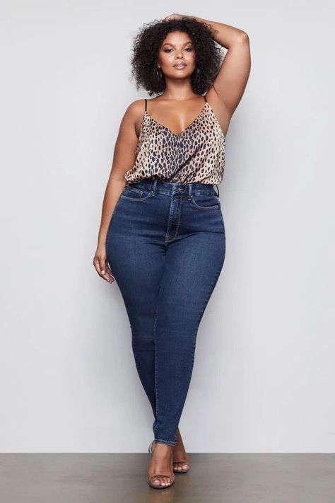 Plus Size Posing, Mode Tips, Body Outfit, Plus Size Brands, Plus Size Outfit, Plus Size Fashion For Women, Curvy Girl Fashion, Curvy Girl Outfits, Moda Plus