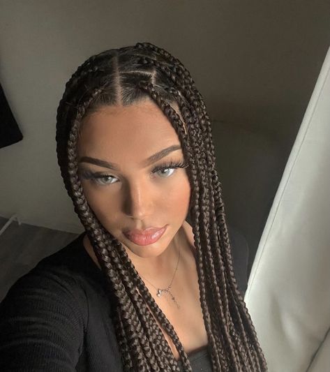 Box Braids For Mixed Women, Braids Light Skin Girl, Braids With Fake Hair, Box Braids With Extensions, Pretty Box Braids, African Hair Braids, Box Braids Extensions, Afro Braids, Cute Box Braids