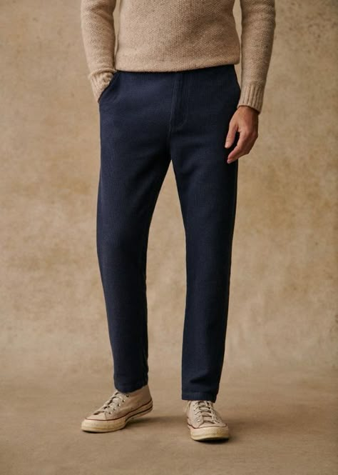 The texture is nice and the design is also very good. I bought other patterns as well. Men’s Trousers, Men Trousers Outfit, James Bond Outfits, Bond Outfits, Gender Neutral Fashion, Cool Looks, Preppy Men, Joggers Outfit, Mens Spring Fashion