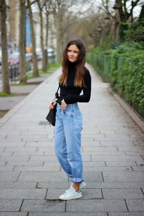 All about the boyfriend jeans. Boyfriend Jeans Outfit, Looks Jeans, Leather Pants Outfit, Mom Jeans Outfit, Chique Outfits, Comfy Jeans, Moda Jeans, Outfit Jeans, Blouse Jeans