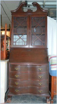 A Fresh New Look for a Secretary Desk - I've refinished quite a few secretary desks in the past year. Each one has had its own challenges, and in the end, rewar Classy Desk, Painted Secretary Desks, Secretary Desk Makeover, Painted Secretary, Vintage Secretary Desk, Antique Secretary Desks, Desk Redo, Antique Secretary, Vintage Secretary