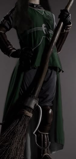 Slytherin Uniform Female, Slytherin Aesthetic Outfit, Quidditch Slytherin, Slytherin Uniform, Harry Potter Uniform, Slytherin Outfit, Slytherin Clothes, Slytherin Vibes, Slytherin Fashion