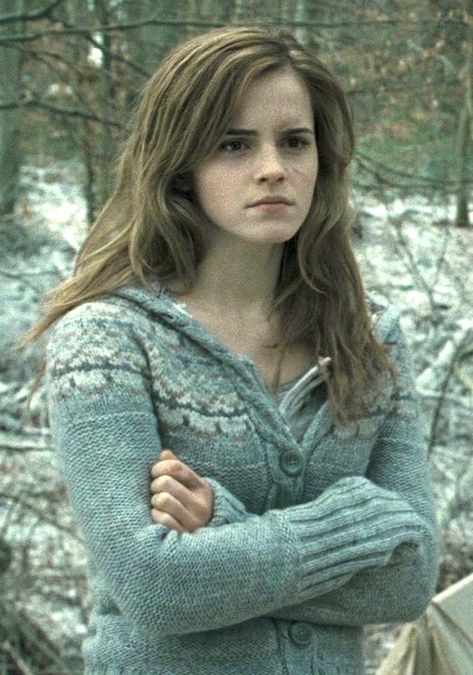 Hermione Granger Icons, Hermione Granger Outfits, Harry Potter Ron And Hermione, Ron And Harry, Emma Watson Harry Potter, 80s Clothes, Emma Watson Pics, Hermione Jean Granger, Ron And Hermione