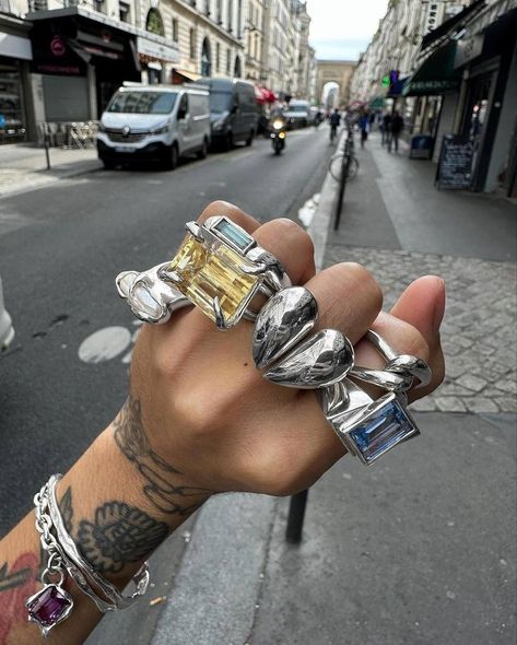 Chunky Silver Jewellery, Dope Jewelry Accessories, Dope Jewelry, Chunky Jewelry, Jewelry Fashion Trends, Chunky Rings, Funky Jewelry, Jewelry Lookbook, Jewelry Inspo