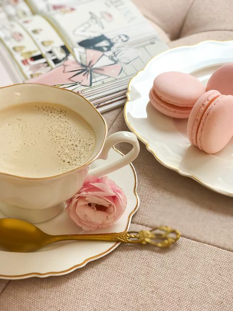 Cafe Asthetic Picture, Caffe Aesthetic, Vegan Macarons, Macarons Recipe, Asthetic Picture, Aesthetic Flower, Paris Cafe, Aesthetic Coffee, Pink Decor