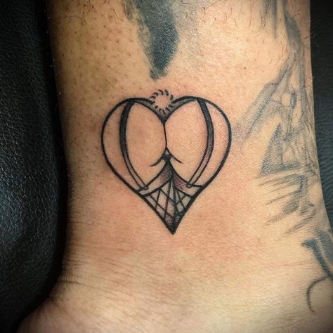 Lover Boy Tattoo, Inappropriate Tattoos, Pin Up Tattoos For Women, Tattoo Sexuality, Dirty Tattoos, Dirty Tattoo Ideas, Tattoo Ideas For Men Back, Tattoo Best Friends, Best Friends Tattoo