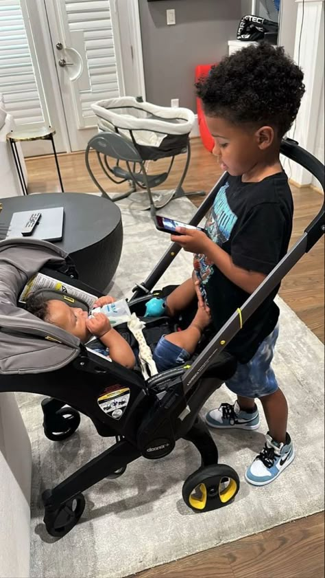 Black Baby Aesthetic, Baby Fever Black Babies, Cute Family Pictures, Mommy And Baby Pictures, Cr7 Jr, Black Future, I Want A Baby, Baby Boy Swag, Cute Mixed Babies