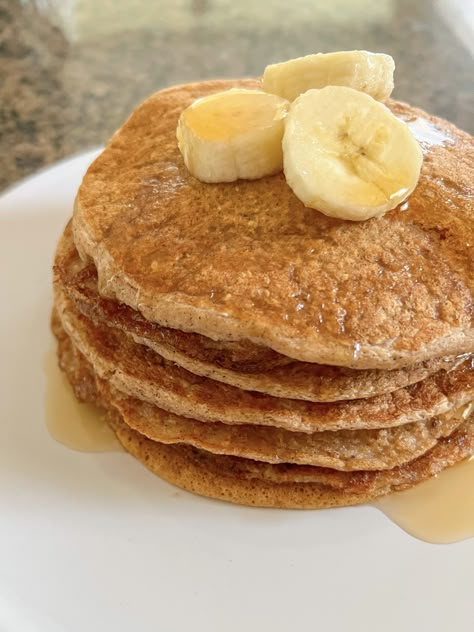 Oatmeal Banana Pancakes Banana Oat Flour, Blender Oatmeal, Oatmeal Banana Pancakes, Peanut Butter Banana Pancakes, Oat Flour Pancakes, Vegan Banana Pancakes, Vegan And Gluten Free Recipes, Oat Milk Recipe, Banana Oatmeal Pancakes