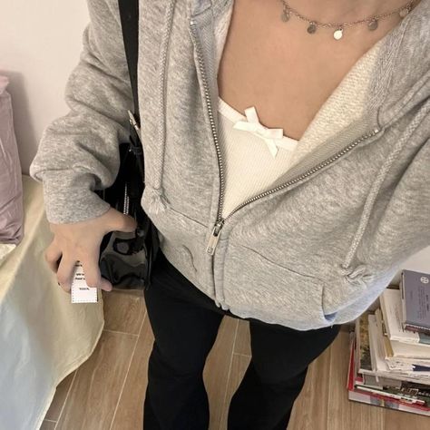 Brandy Melville Christy Gray Zip up hoodie 🤍 One... - Depop Outfit Ideas Grey Zip Up, Gray Zip Up Jacket Outfit, Grey Sweater Zip Up, Grey Hoodie Zip Up Outfit, Grey Zip Up Outfits, Light Grey Zip Up Hoodie Outfit, Outfits With Grey Zip Up Hoodie, Grey Zip Up Sweater Outfit, Gray Zip Up