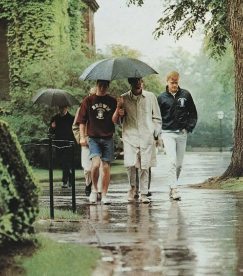 Take Ivy, Ivy League Aesthetic, Animal Graffiti, Boys School Uniform Shorts, Ivy Fashion, College Inspiration, Ivy League Style, Ivy Style, Personal Style Inspiration