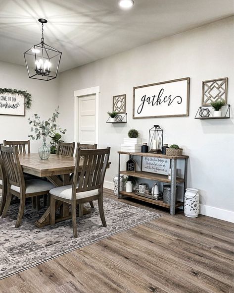 Redo House, Homey Touches, House Fever, Charming Dining Room, Flip House, Farmhouse Dining Rooms Decor, Kitchen Goals, Modern Farmhouse Dining Room, Farmhouse Dining Room Table