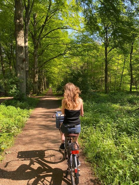 Windows Xp Wallpaper, Puffy Clouds, Quiet Girl, Spring Inspo, Spring Girl, Spring Boards, Spring Mood, Spring Aesthetic, Spring Vibes