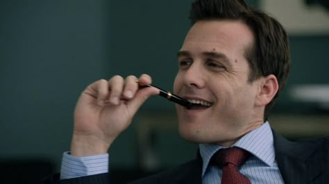 Suits Of Harvey Specter & How To Dress Like Him + Hair Styles — Gentleman's Gazette Lawyer Husband, Suits Serie, Harvey Suits, Suits Tv Series, Suits Tv Show, Specter Suits, Harvey Specter Suits, Suits Harvey, Harvey Specter Quotes