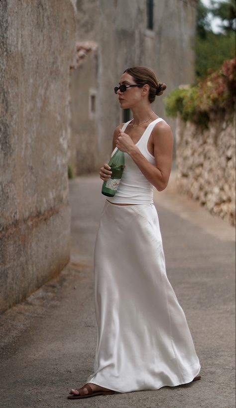 90s All White Outfit, The Row Summer, Outdoor Dinner Party Outfit, Belize Outfits, Sea Nymph Aesthetic Outfit, Summer White Backless Slip Dress, Casual Long Skirt Outfits, White Summer Vintage Mini Dress, Chic Linen Slip Dress