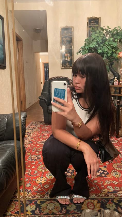 Mirror Selfie Crouch, Sitting Down Selfie Poses, Mirror Selfie Squat Pose, Squatting Mirror Pose, Sitting Down Mirror Selfie, Mirror Selfie Poses Sitting On Floor, Sitting Poses For Pictures Instagram, Sitting Down Mirror Poses, Sitting Mirror Poses