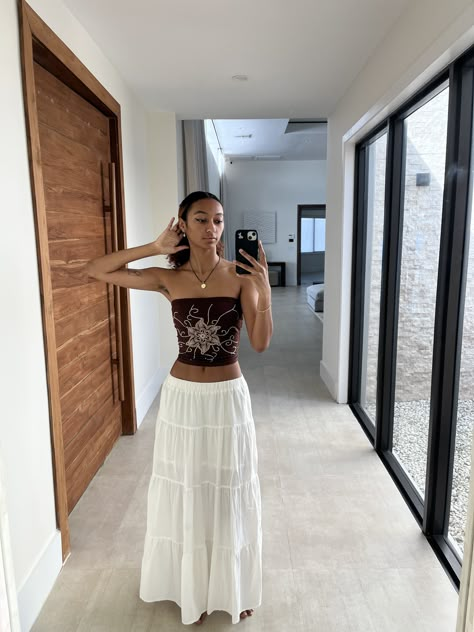 Boho Skirt Outfit, Brown Tube Top, White Maxi Skirt Outfit, Maxi Skirt Outfit Summer, European Beach, 20 Outfits, White Skirt Outfits, Tube Top Outfits, Dance Skirts