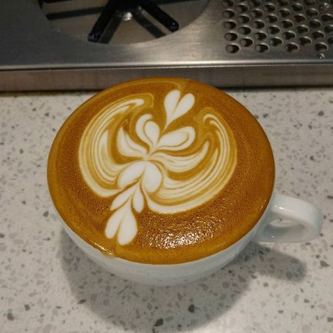 Late Art Coffee, Barista Art, Barista Coffee, Late Art, Coffee Latte Art, Americano Coffee, Coffee World, Coffee Barista, Coffee Obsession