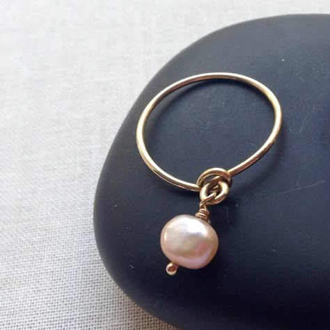 Wire Stacking Rings, Diy Pearl Rings Wire Wrap, Wire Wrapped Rings Tutorial How To Make, Simple Wire Ring, Wire Jewelry Holder, Dangle Rings, Ring With Pearl, Dangle Ring, Wire Jewelry Rings