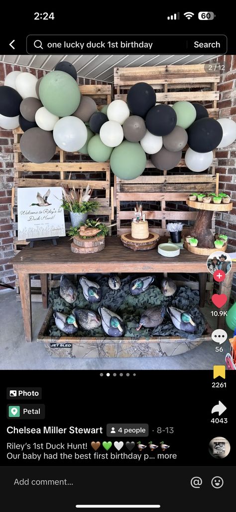 Duck Hunt First Birthday, Mallard Duck Balloon Arch, Duck Hunting Shower Theme, Duck Hunt Birthday Party, Duck Hunting 2nd Birthday, Duck Hunting Gender Reveal Party, Duck Hunting Party Ideas, Duck Hunter Birthday Party, One Lucky Duck Birthday Party Hunting