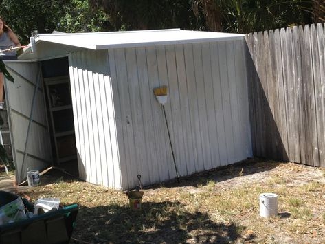 old shed Cute Shed, Garden Shed Makeover, Shed Conversion Ideas, Shed Remodel, Shed Renovation, Painted Shed, Shed Makeover, Tin Shed, Exterior House Ideas