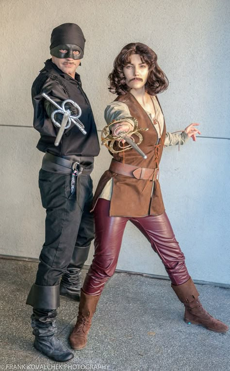 Westley and Indigo Montoya (The Princess Bride) #cosplay | 2018 Wondercon Princess Bride Cosplay, Indigo Montoya, Princess Bride Costume, Duo Halloween Costumes, Couples Halloween Outfits, The Princess Bride, Holloween Costume, Couples Costume, Cute Couple Halloween Costumes