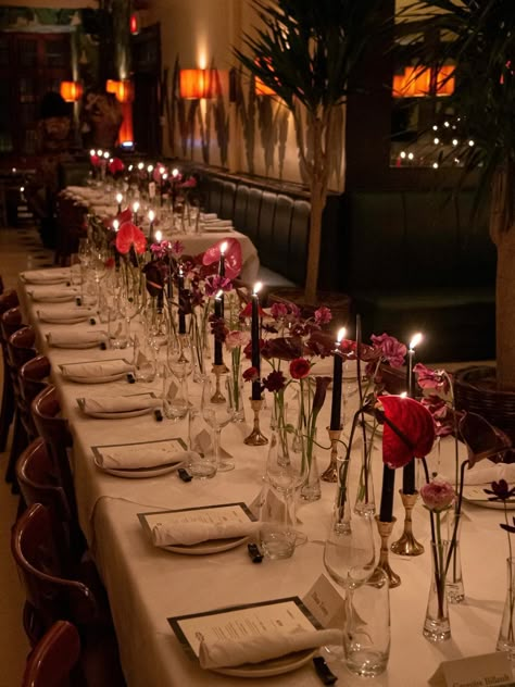 Romantic Candlelit Dinner, Event Decor Aesthetic, 30 Birthday Dinner Party Table Settings, Private Chef Dinner Party Decor, Red Dinner Aesthetic, Burgundy Table Setting Wedding Rustic, Flower Table Setup, Candle Tablescapes Dinner Parties, Luxury Dinner Party Table Settings