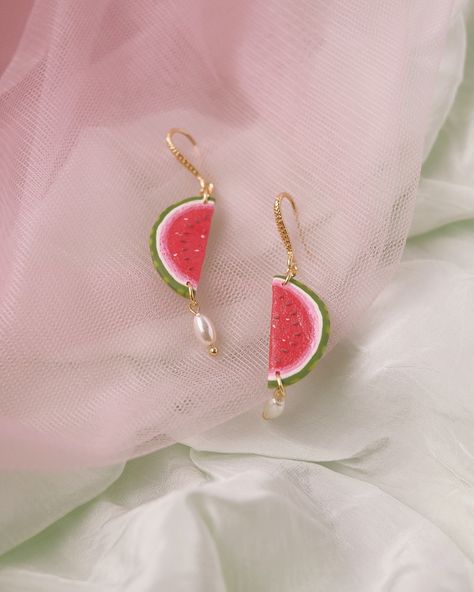 Craving cute? Our All Things Edible collection is a fruity fiesta for your ears! These sassy little earrings and pendants are the perfect pop of color for your favorite dress. Light as a feather, they’re the ultimate accessory for fun-loving girl in you. 😉 Spoil yourself or surprise your loved ones– these adorable treats are guaranteed to make you grin! #clayearrings #polymerclayindia #polymerclayjewelry #handmadewithlove #handmade #fruitearrings #fruits (All Things Edible, fruit earrin... Fruit Clay Earrings, Fruit Resin, Little Earrings, Jewelry Gift Ideas, Fruit Jewelry, Light Weight Jewelry, Polymer Clay Jewelry Diy, Light As A Feather, Fruit Earrings