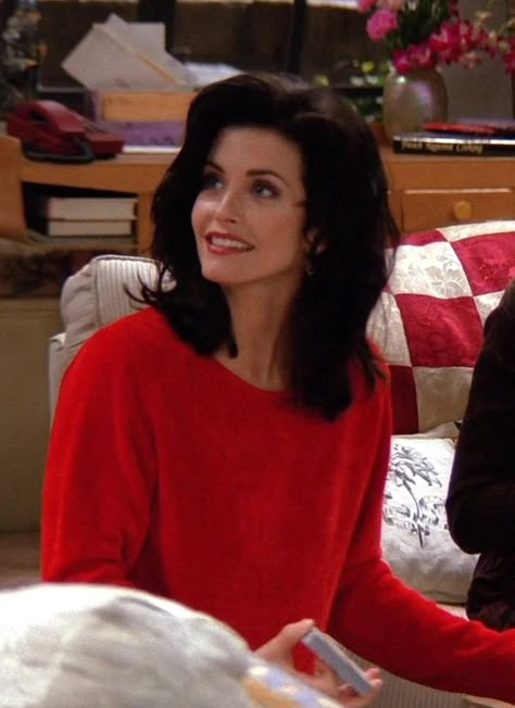 Friends Monica Monica Geller Hairstyles, Courtney Cox Hair, Monica Hairstyles, Monica Friends, Monica Gellar, Jenifer Aniston, Camila Morrone, Monica Geller, 90s Hairstyles