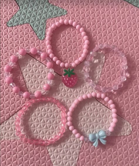 Cute Core Jewelry, Kawaii Beaded Bracelets, Kawaii Kandi Bracelets, Cutecore Bracelet Ideas, Kawaii Bracelet Ideas, Cutecore Bracelets, Gyaru Bracelet, Cute Kandi Bracelets, Cutecore Jewelry