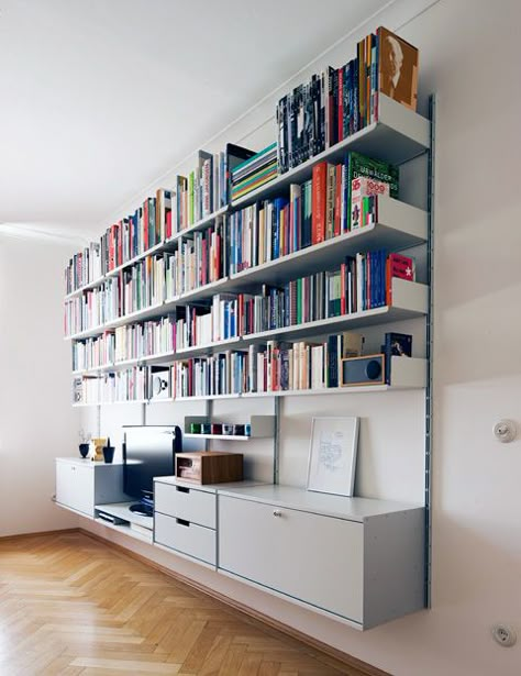 dieter rams shelves Shallow Shelves, Braun Design, Shelf Furniture, Home Library Design, Living Room Shelves, Room Shelves, Home Libraries, Shelving Systems, Library Design