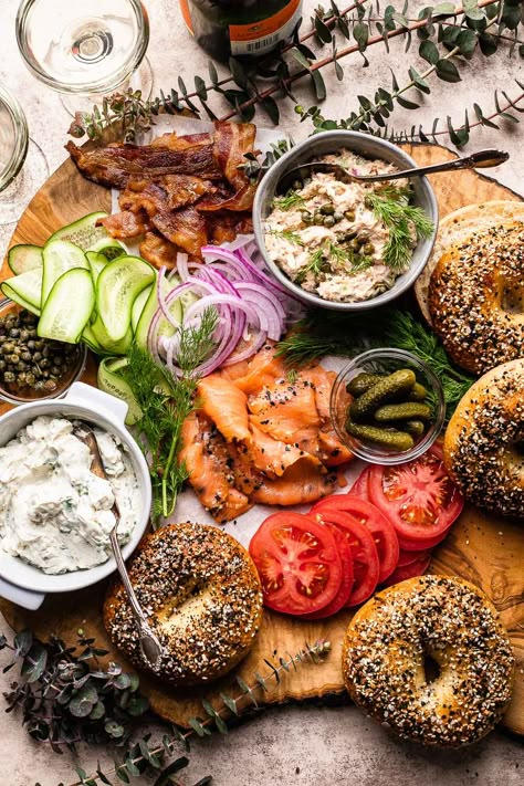 Indulge in a classic brunch favorite with a twist - a Smoked Salmon Bagel Board. Fresh bagels, schmear, smoked salmon, and all the toppings! Salmon Bagel Board, Bagel Board, Types Of Bagels, Smoked Salmon Spread, Bagel Bar, Smoked Salmon Bagel, Bagel Toppings, Salmon Bagel, So Much Food