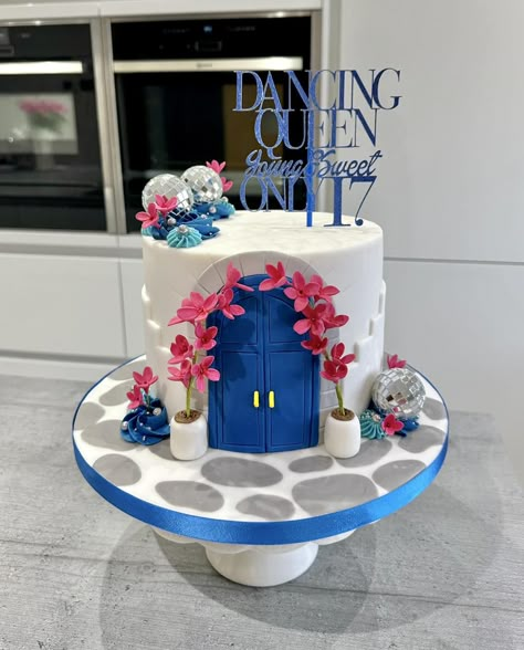 Mamma Mia themed cake for Marizhka’s... - The Cake Kitchen Greece Themed Cakes, Mamma Mia Decorations, 17th Birthday Party Ideas, Summer Birthday Cake, 17 Birthday Cake, 21 Diner, 17th Birthday Ideas, Queen Cakes, Making Cakes