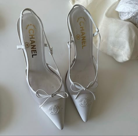 Designer Things, Chanel Heels, Pretty Heels, Shoes Heels Classy, Vintage Heels, Heels Classy, Fancy Shoes, Cute Heels, Girly Shoes