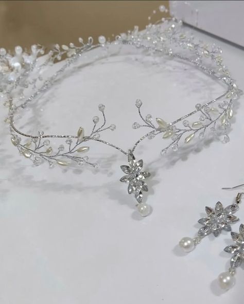 Headpiece made upon order. Dm us or WhatsApp 03080886977 for order. #headpiece Pretty Indians, Tiara Diy, Bead Crown, Diy Tiara, Crowns And Tiaras, Statement Wedding Jewelry, Tiara Accessories, Hair Acessories, Bridal Brooch Bouquet