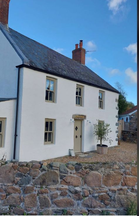 White Cottage Exterior Uk, Pebble Dash Makeover, Irish Farmhouse Exterior, Irish Cottage Renovation, White Cottage Exterior, House Exterior Ireland, Farmhouse Exterior Paint Colors, Irish Farmhouse, Country House Exterior