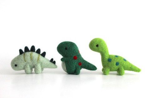 Wild Whimsy Woolies - Needle Felted Dinosaurs Dinosaur Needle Felt, Needle Felted Dino, Needle Felted Dinosaur, Needle Felting Diy, X Stitch, Wool Needle Felting, Needle Felting Projects, Felting Tutorials, Needle Felt