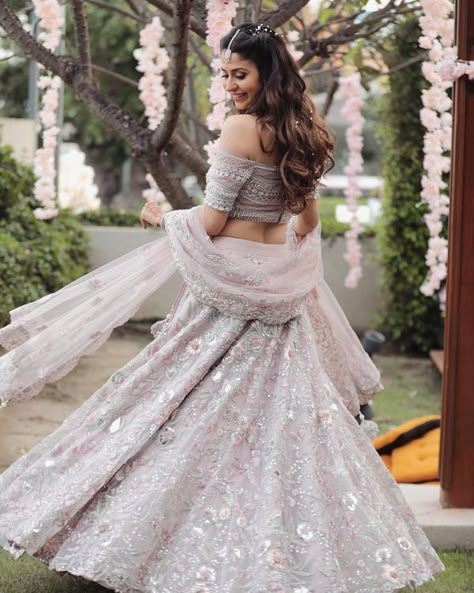 Remember Young Poo From K3G? She’s Currently Serving Some Major Bridesmaid Goals Lehnga Photoshoot, Lehnga Photoshoot Poses, Lehenga Poses, Silver Lehenga, Indian Outfits Lehenga, Wedding Lehenga Designs, Bridal Lehenga Collection, Indian Wedding Photography Poses, Pink Lehenga