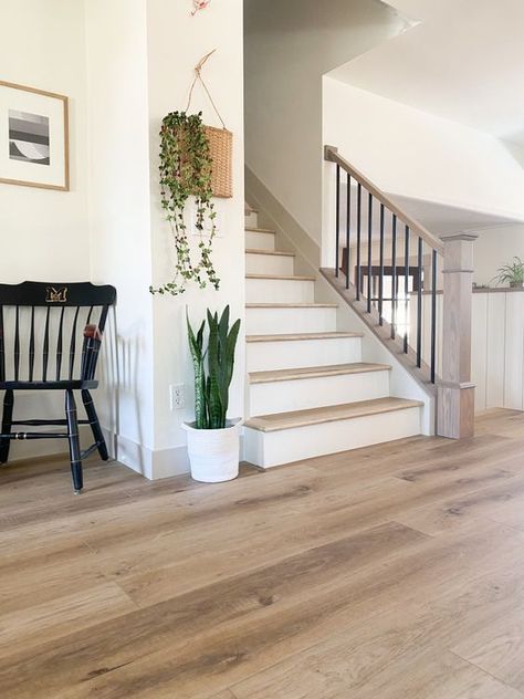 20 BEST Modern Farmhouse Flooring Ideas - Nikki's Plate Provenza Vinyl Plank Flooring, Modern Farmhouse Flooring, Modern Farmhouse Floors, Farmhouse Flooring, Casa Country, Set Sofa, Stair Case, Flooring Inspiration, Home Luxury